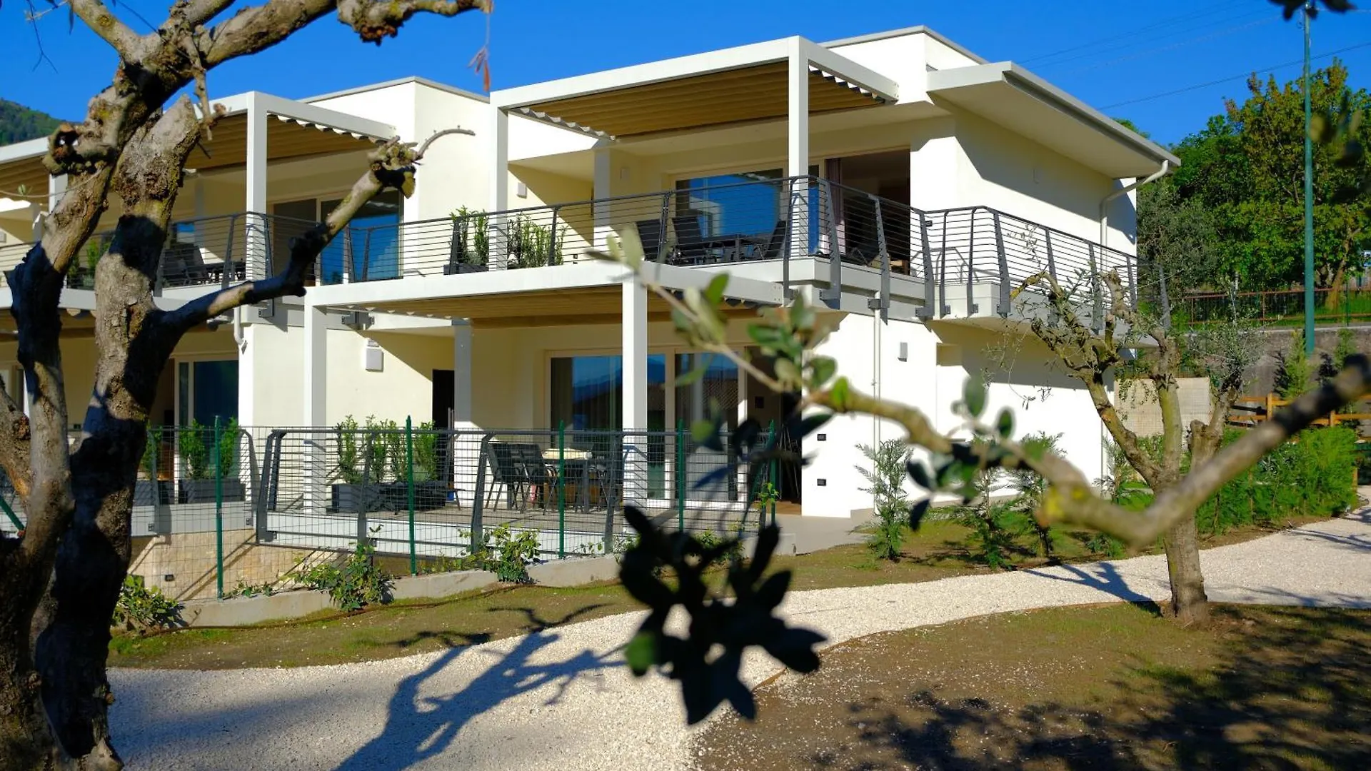 شقة Costa Blu - Pool And Terrace With Lake View ريفا ديل سولتو