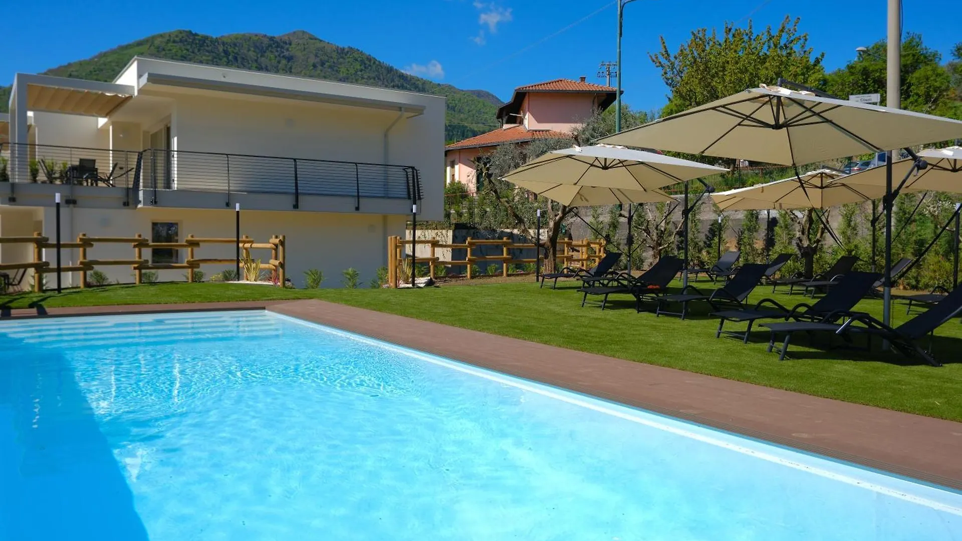 Costa Blu - Pool And Terrace With Lake View ريفا ديل سولتو شقة