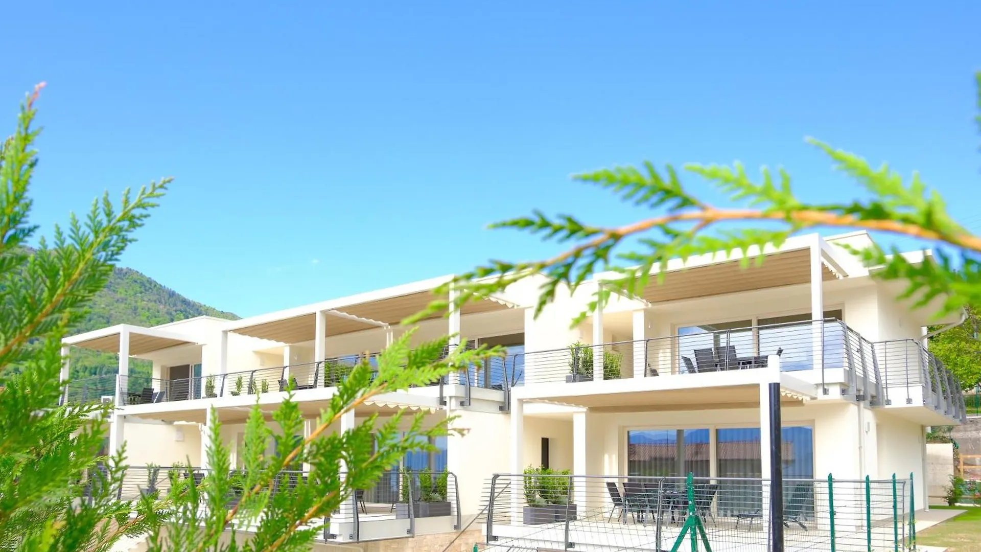 Costa Blu - Pool And Terrace With Lake View ريفا ديل سولتو إيطاليا